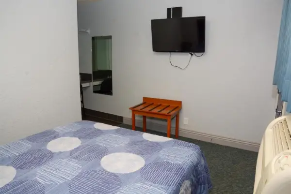 Comet Motel 4